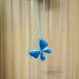 collar azul marino