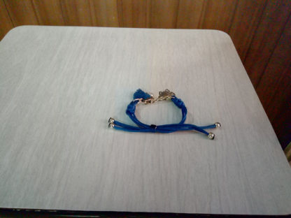 hermosa pulsera artesanal azul