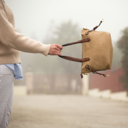 mini bolso con asas pequeña