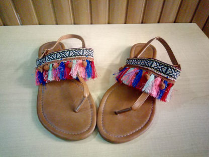 sandalias planas marron