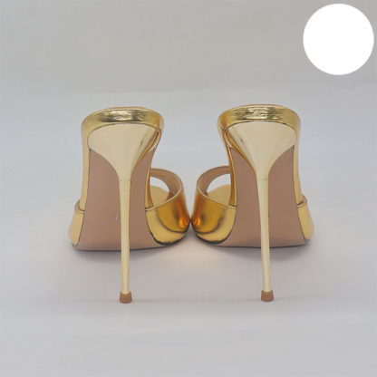 sandalias doradas con tacon aguja