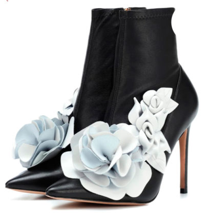 botines negros para mujer con rosas blancas