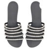 sandalias planas color negro con perlitas en las tiras